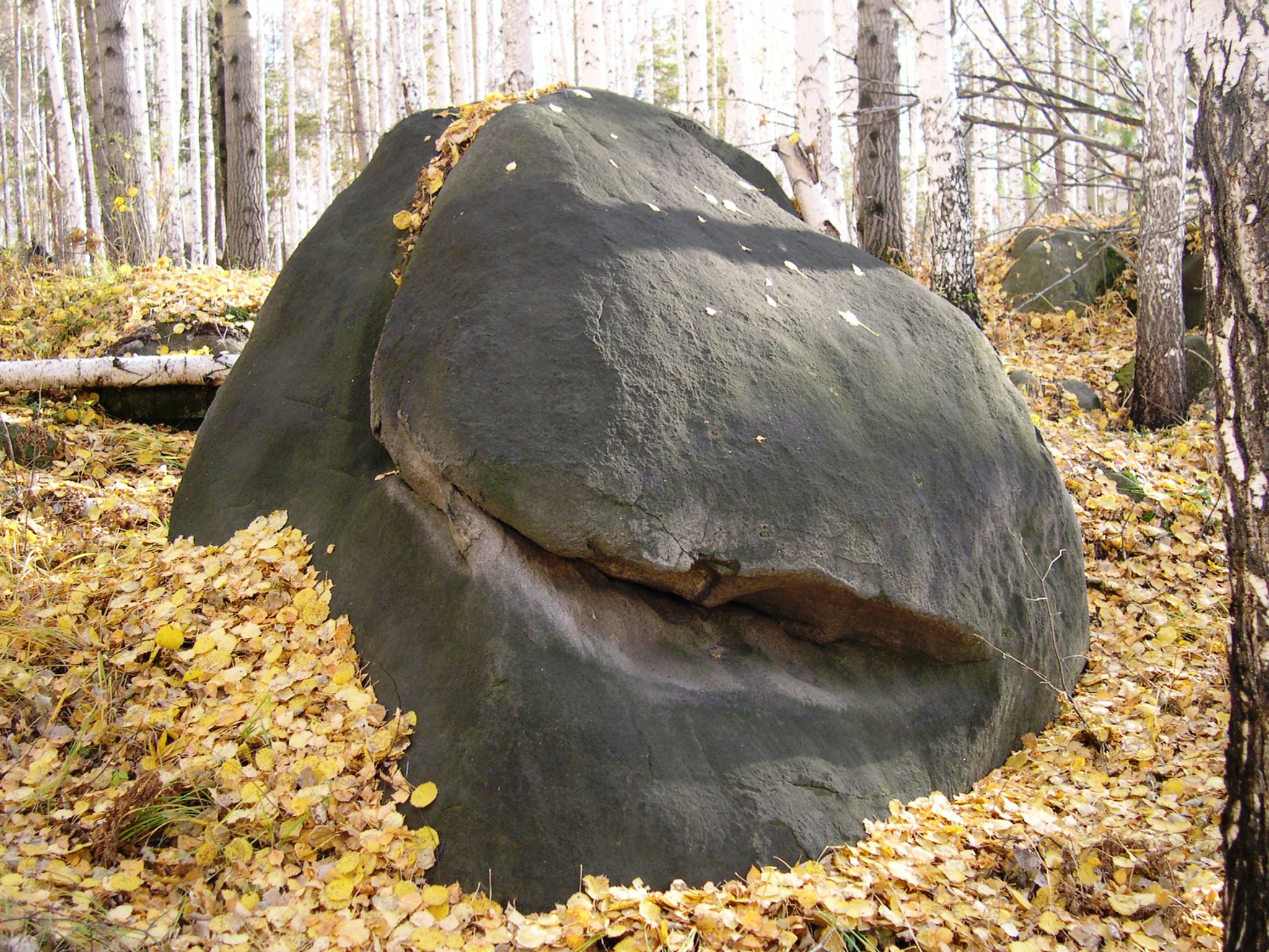 Необычный камень на Слюдоруднике
