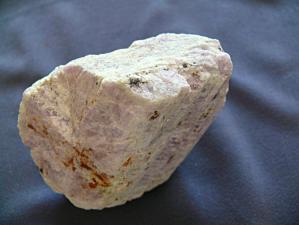 кунцит кристалл