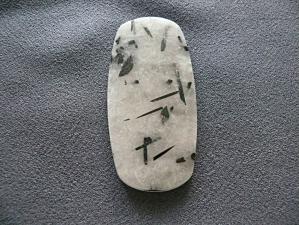 кварц с вкл турмалина шерл 6х32х64