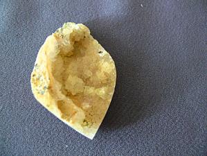 халцедон природный 22х37х62